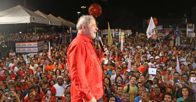 Resultado de imagem para fotos de lula em comicio